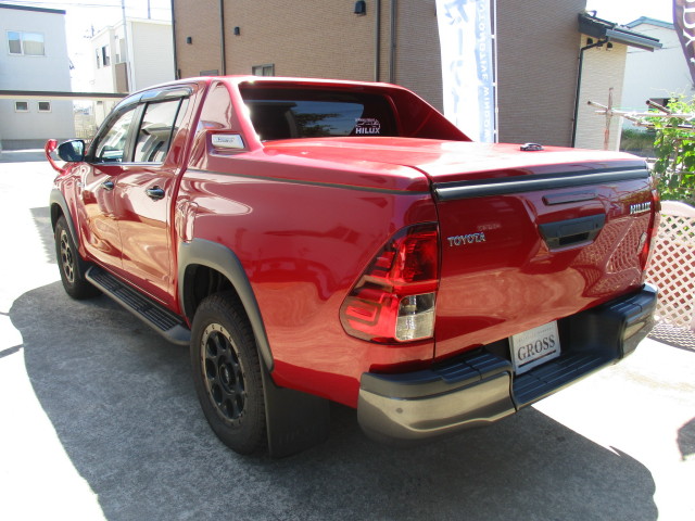 トヨタ　ハイラックス　遮熱　フィルム
