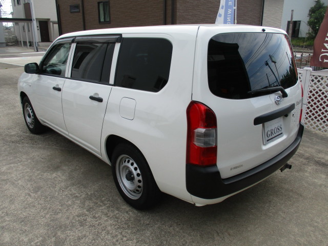 トヨタ　プロボックス　遮熱フィルム