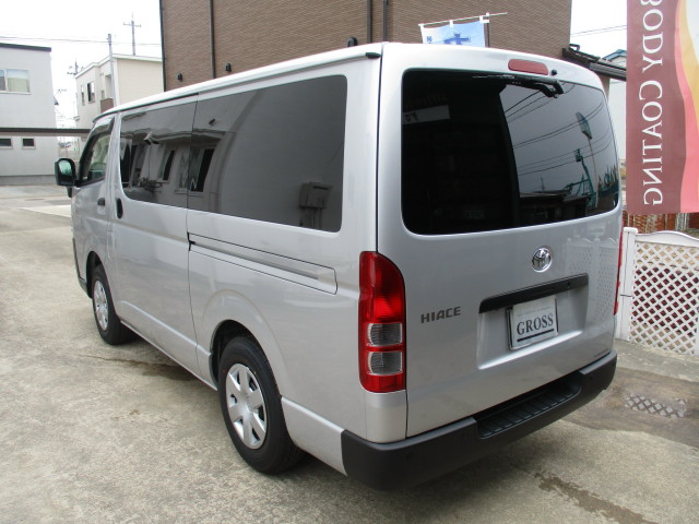 トヨタ　ハイエースバン　カーフィルム